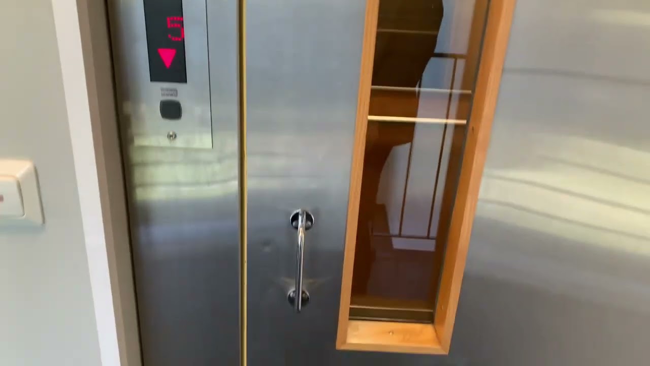 1966 Helsingin Hissi (mod. 2006 KONE) traction elevator @ Kirkkosalmentie 3G, Yliskyl&auml;, Helsinki, FI