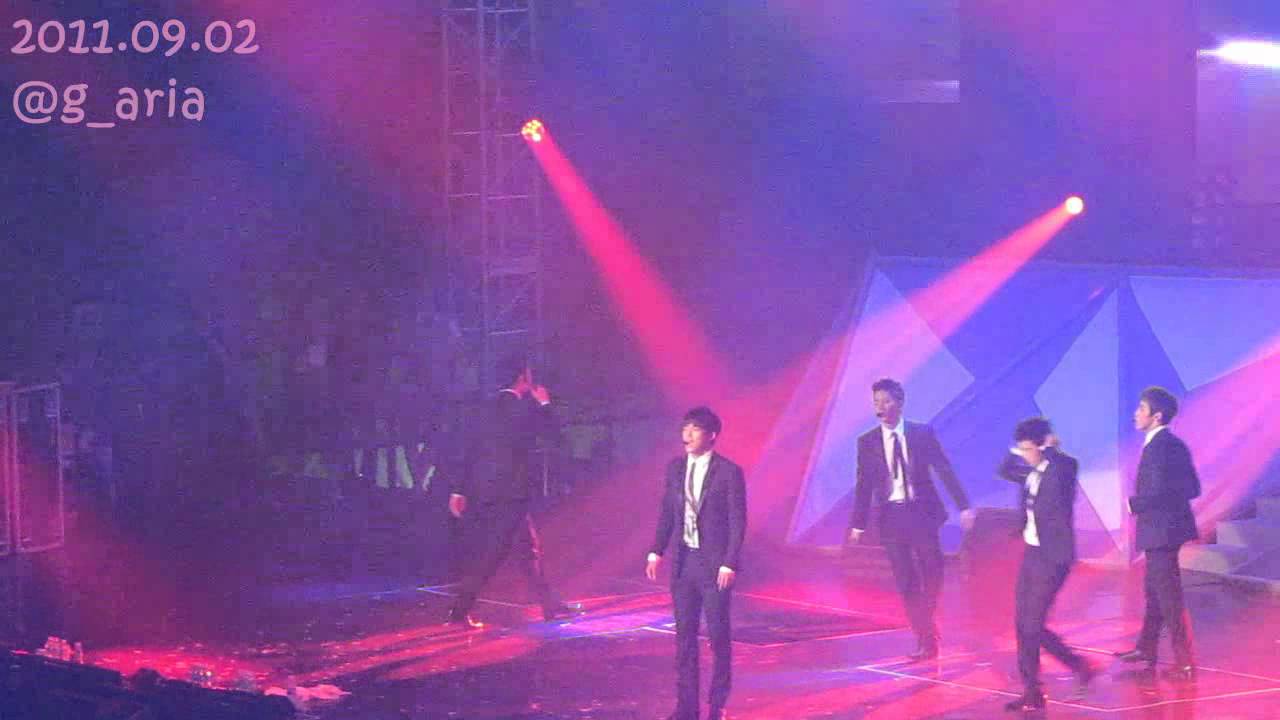 [Fancam] 2PM - I'm Your Man (11.09.02 Hands Up Tour)