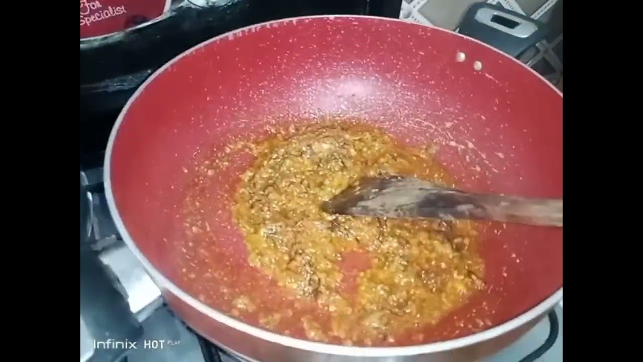 کائز اج میں چکن والا سالن اور فروٹ چاٹ بنا رہی## ہو##
