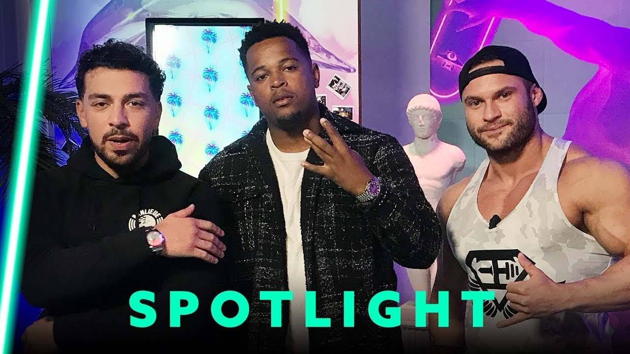 NAAKT Fortnite spelen met TAVI CASTRO en CLAN DE BANLIEUE over FRENNA in hun kleding | SPOTLIGHT