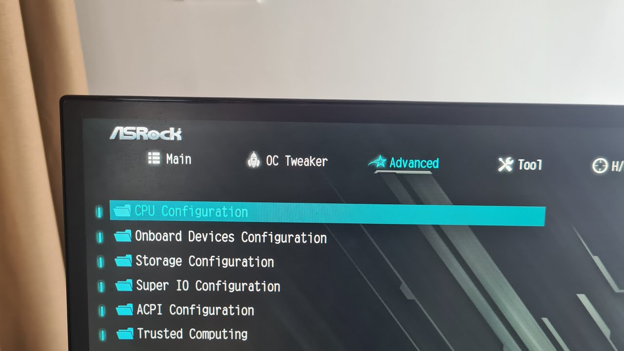 ASROCK: Abilita la virtualizzazione per creare macchine virtuali - AMD