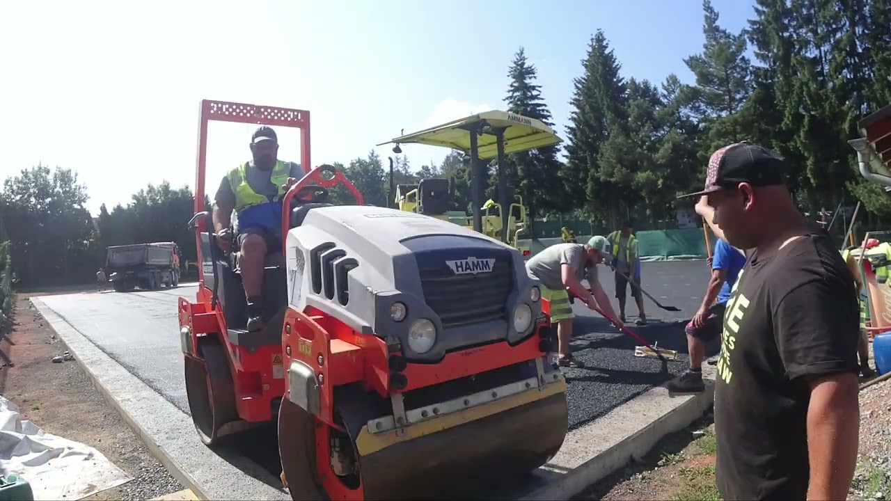 Asfaltovanie tenisových kurtov v Žiline