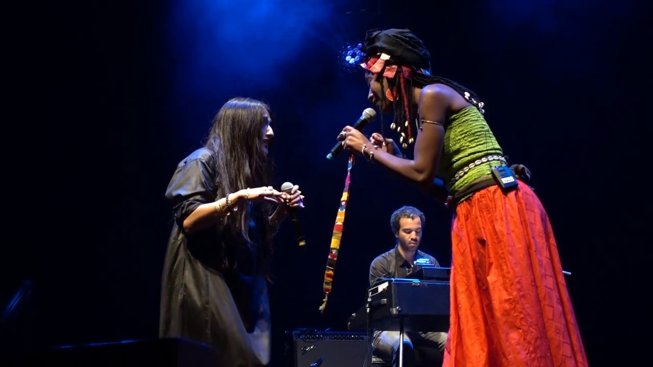 Hindi ZAHRA & Fatoumata DIAWARA MBifé Live  @ Philharmonie de Paris 2017