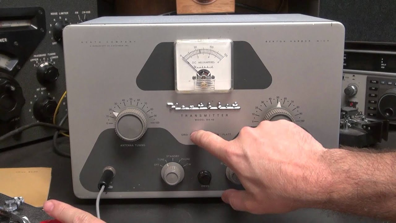 Vintage Tube Heathkit DX-40 AM CW Transmitter Demo with Drake Receiver