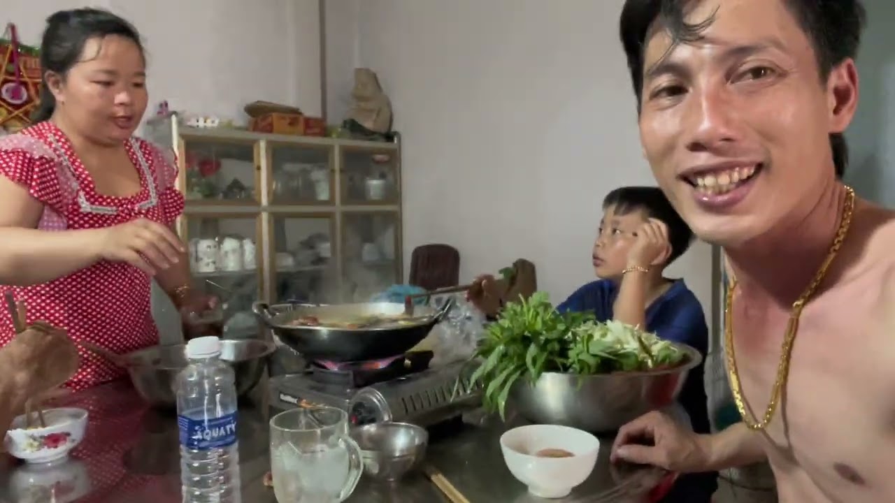 Gia đình vui cùng ngày Tết miền quê 