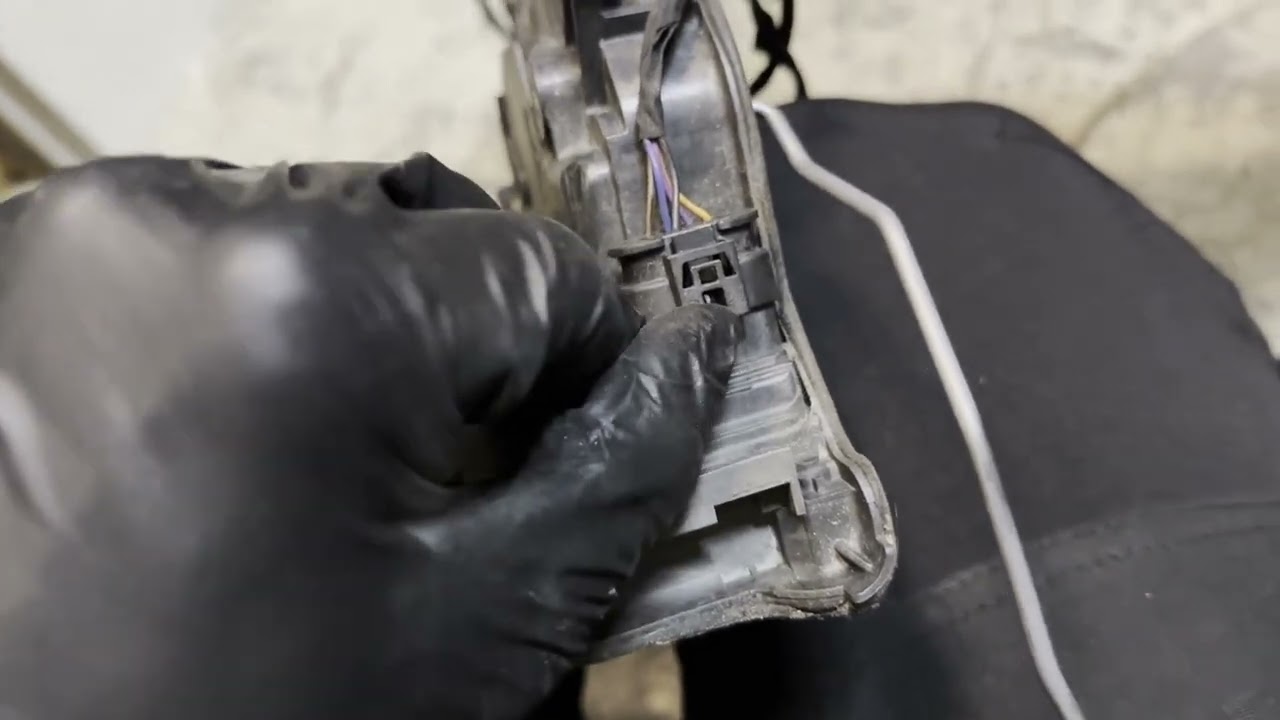 BMW G30 driver door removal/disassemble
