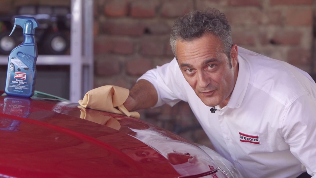 Come eliminare macchie di resina, insetti e catrame dalla carrozzeria auto
