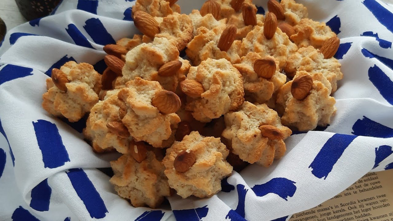 بتي فور تونسي باللوز و سر العلك و البنة