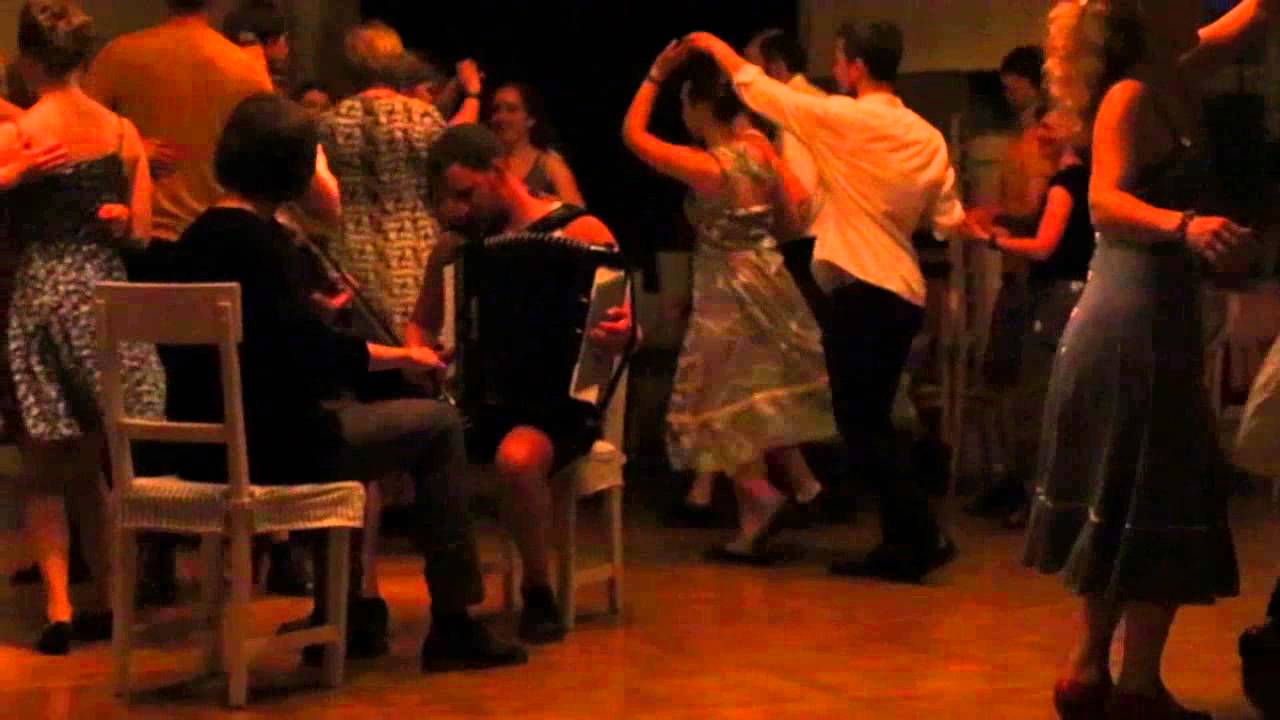 Folkdans i Tobo 2014