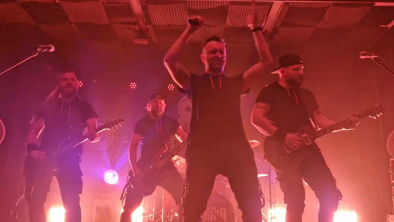 BATNA - Hold The Line (TOTO Cover live)