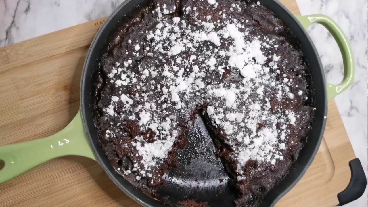 Chocolate skillet cake