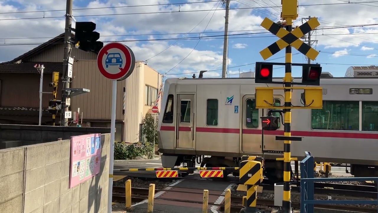名鉄瀬戸線の踏切（瀬戸市役所前ー尾張瀬戸）愛知県