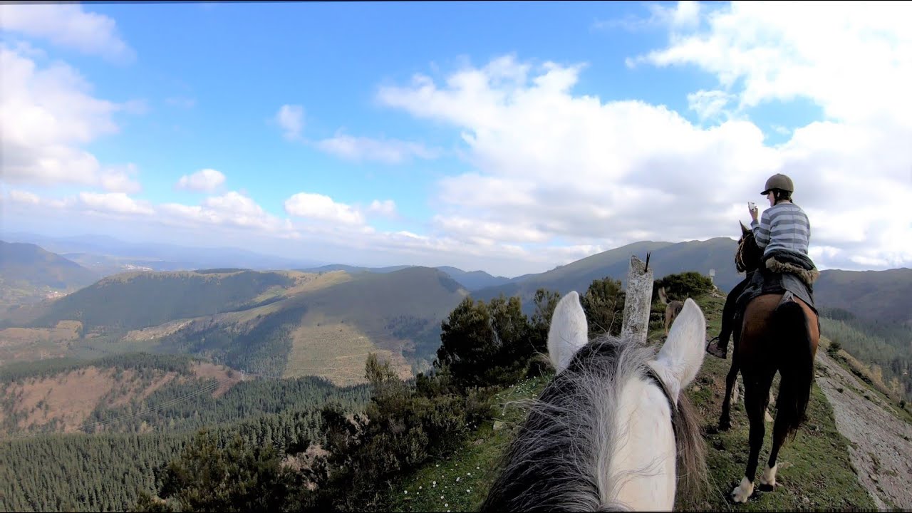4k RUTA A CABALLO AL AGUILATOS POR LA CARA SUR