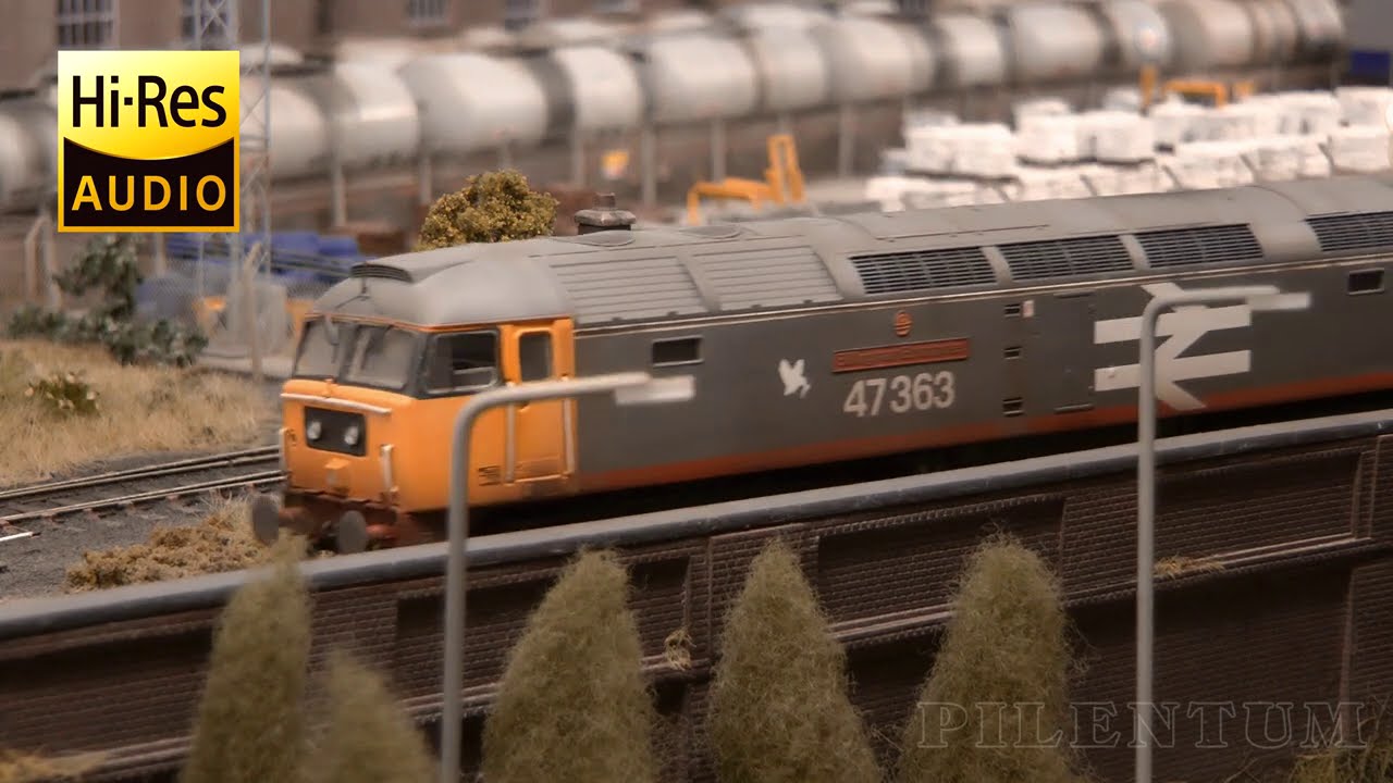 British railway modelling and excellently weathered trains on Farkham’s model railroad layout