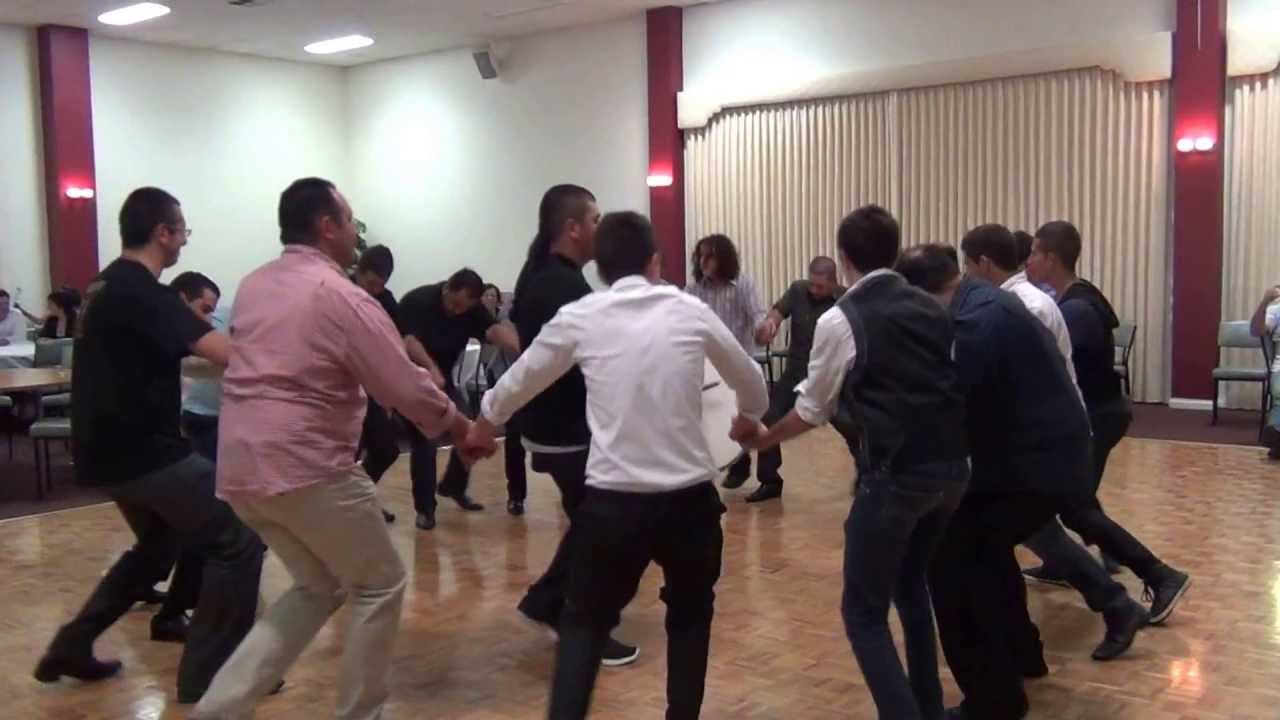 Pontiaki Estia boys dancing Atsapat Serra Synapantema 2012