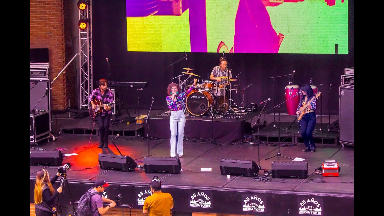 Solange Prat _ Concierto en Vivo en La Media Torta