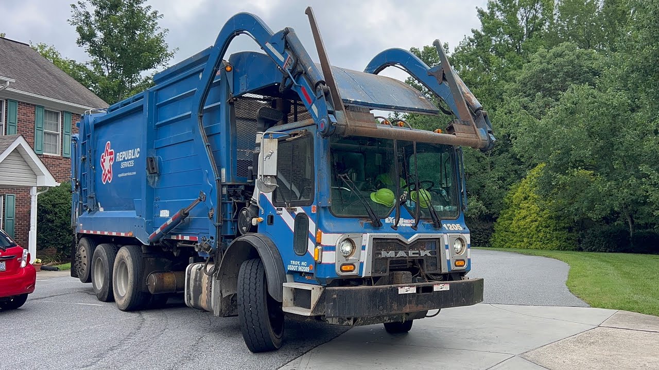 Republic Services Older Mack MRU Heil Freedom + Mack MRU Heil Sierra 