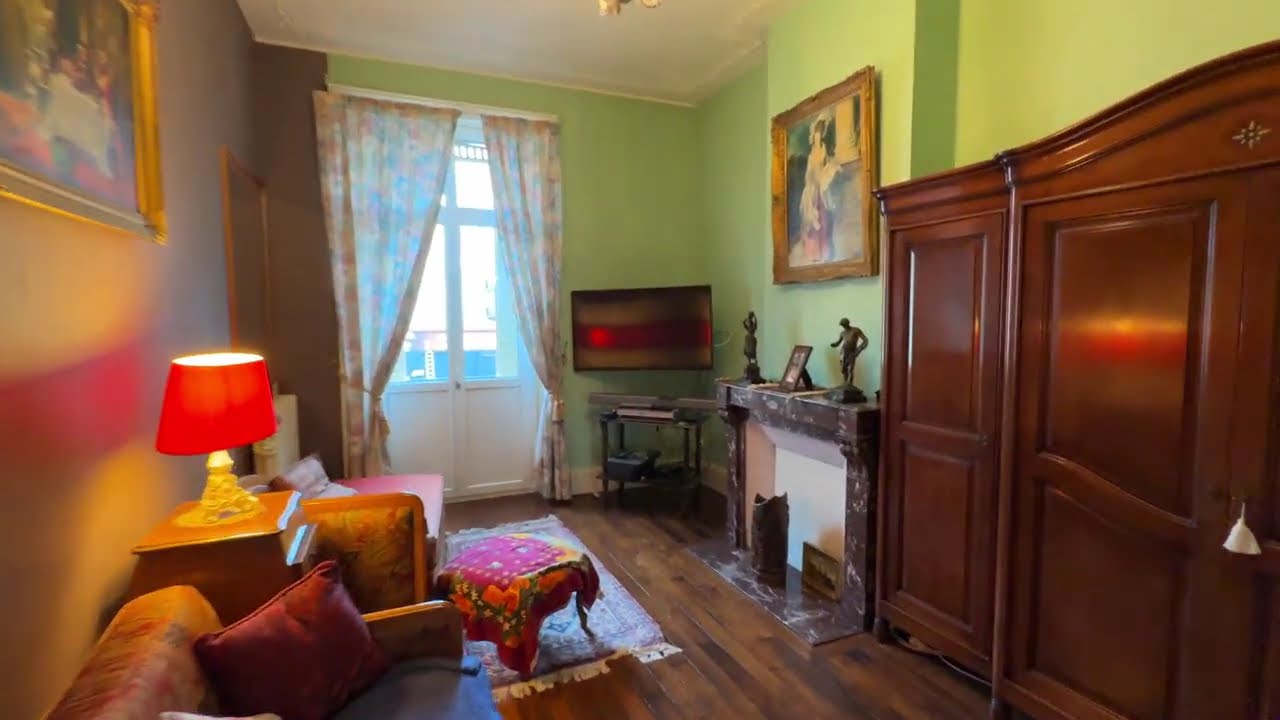 Appartement de 176,83 m2 SH avec parking, cave, grenier proche du centre ville à Mézières