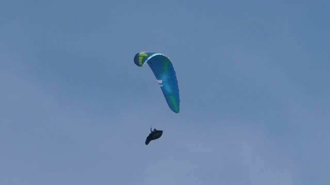 Ozone Lyght paraglider, spin to back fly 1
