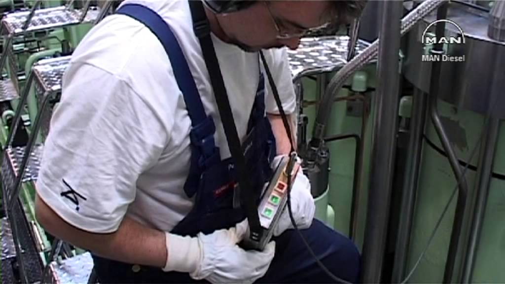 Marine Diesel Technology - Introduction to the Two Stroke MARINE DIESEL Engine