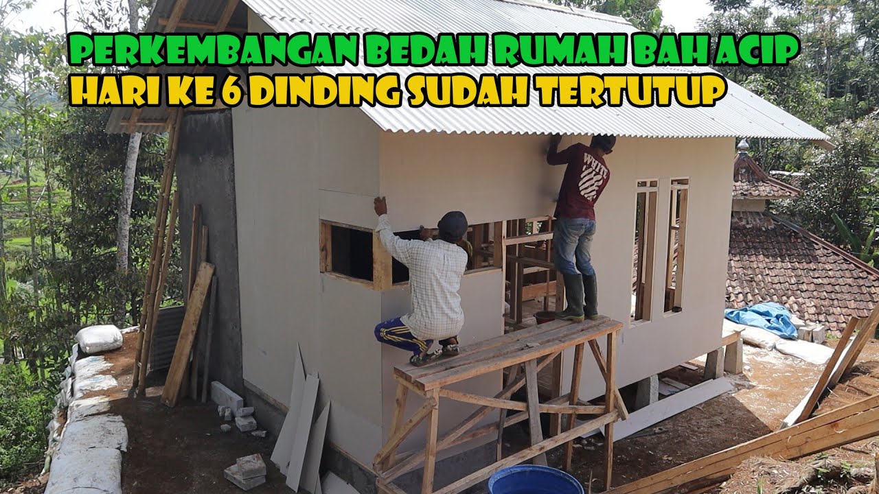 Perkembangan Rumah Bah Acip..Bagian Dinding Sudah Tertutup. Tanah Urugan Siap Di Tanam Pohon.