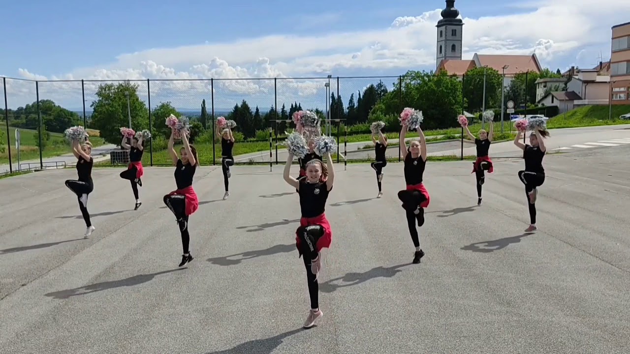 Kloštranske mažoretkinje