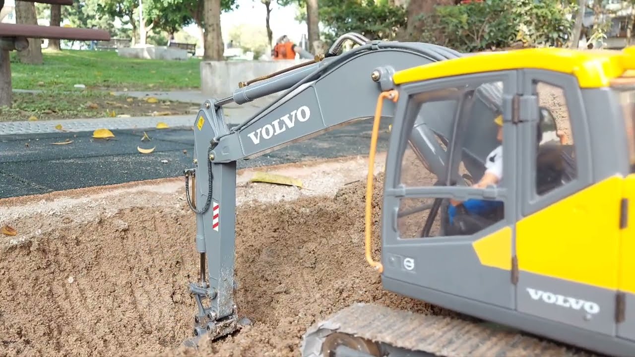 RC Hydraulic Volvo EC160E  挖土機 自己挖  自己填
