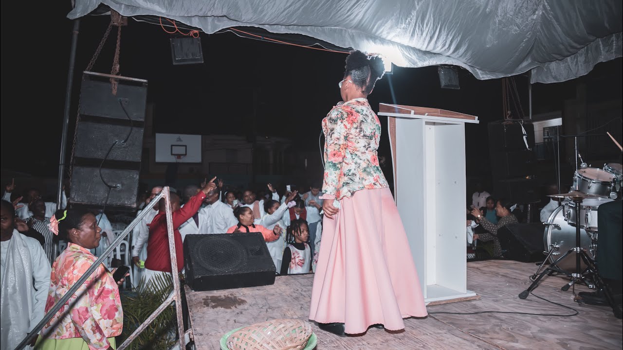 Está cayendo fuego 🔥coro pentecostal 🔥Hadassa Rincón 