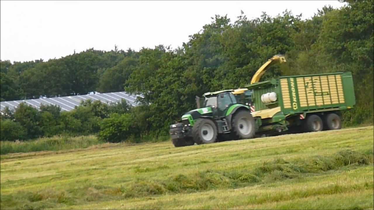 Gras Häckseln 2012 mit Krone und Deutz