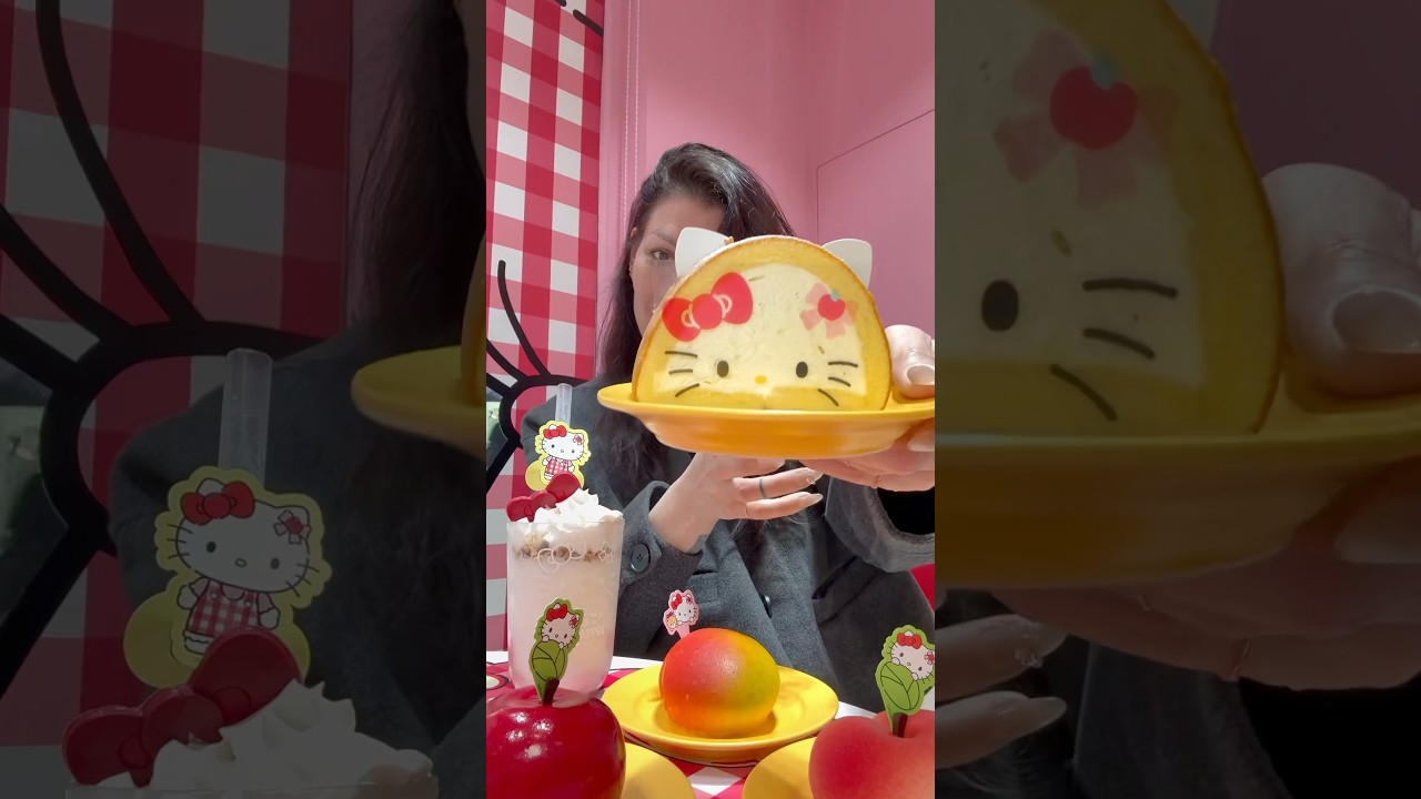 J&rsquo;ai trop aim&eacute; les p&acirc;tisseries trompe l&rsquo;&oelig;il du caf&eacute; Hello Kitty !! 🍑🍎🥭