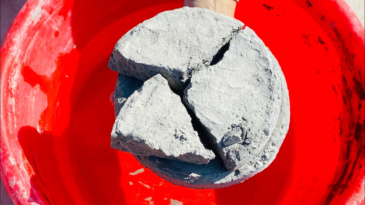 Black ⚫ mud crumbling in water 💦 amazing satisfying yummy 🤤 crumbling video asmr