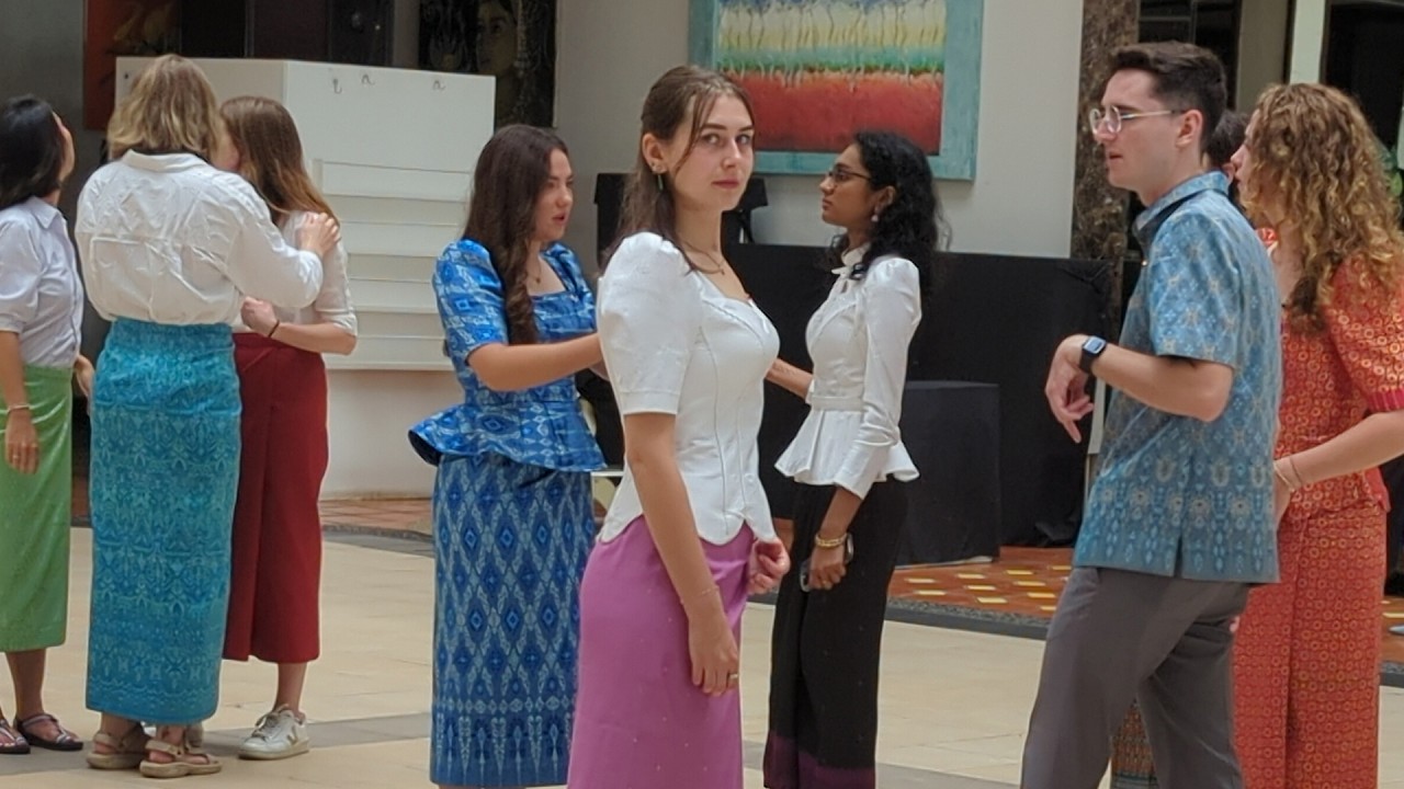 Foreigners Wearing Traditional Khmer Silk Costumes – Elegant and Beautiful Cultural Style .