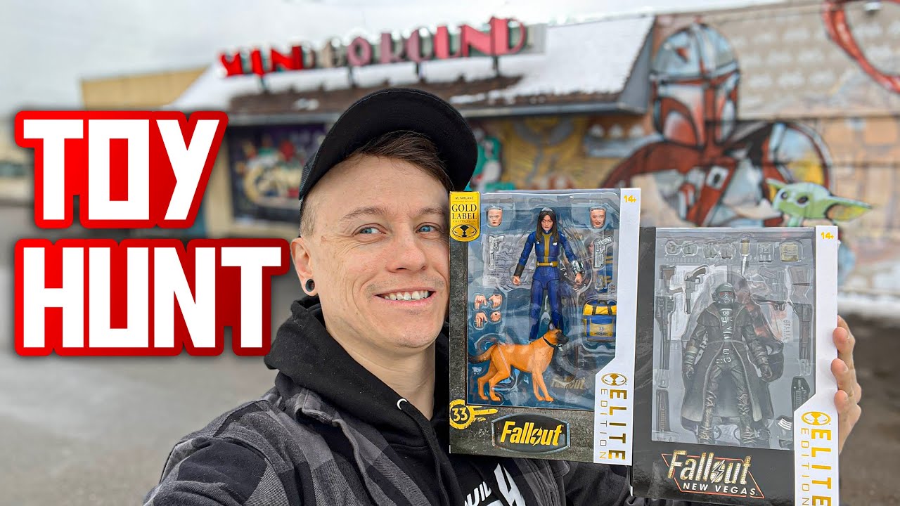 This is the BEST Store in New York. SO MANY Action FIgures & Collectibles - Toy Hunt with Sirdork