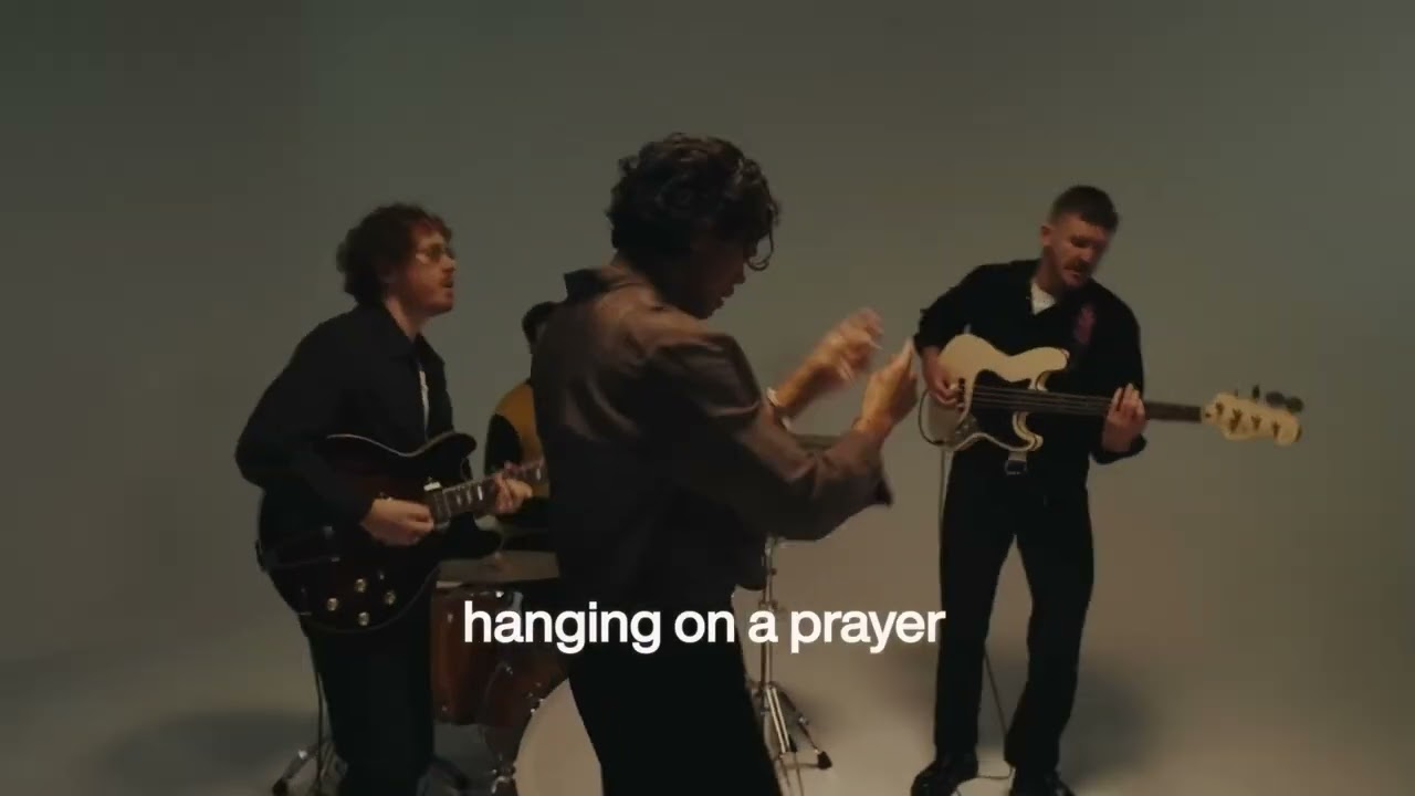 The Temper Trap - Giving Up Air (J=mc&sup2; Suffocation Remix)