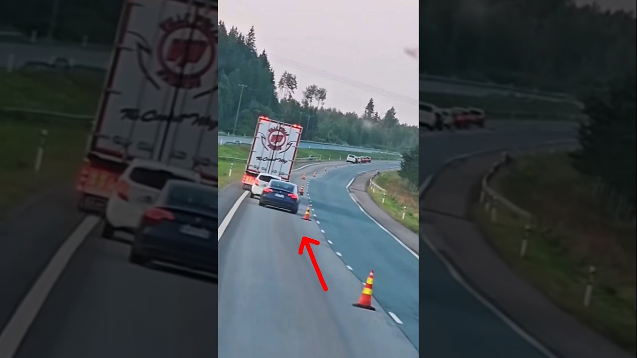 ​Crazy Construction Pass! 🏗️🫣 kirahvikuiskaaja #truckdriver #lkw #camion #bigrig #hgv #lorry