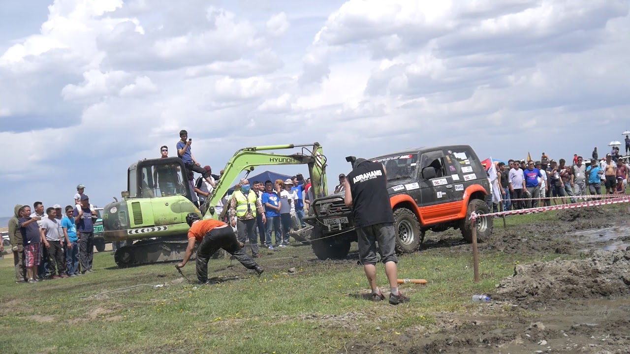 Toyota Land Cruiser 80 vs Mitsubishi pajero