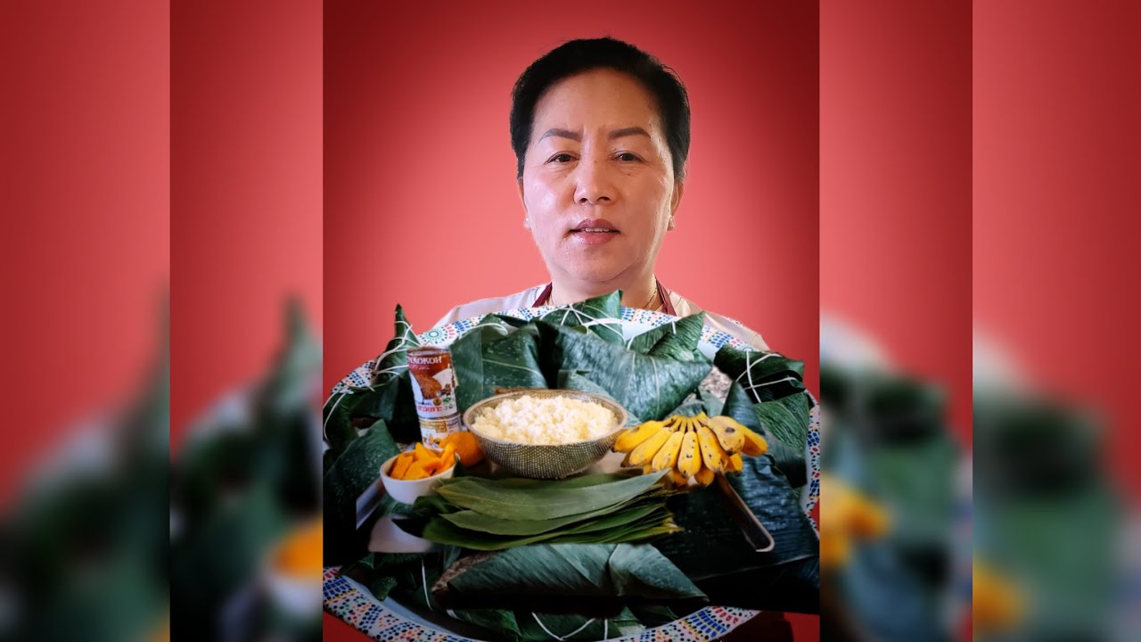 Ua ncuav nplooj xyoob noj qab heev,Sticky Rice Cake with Banana Coconut milk and mango