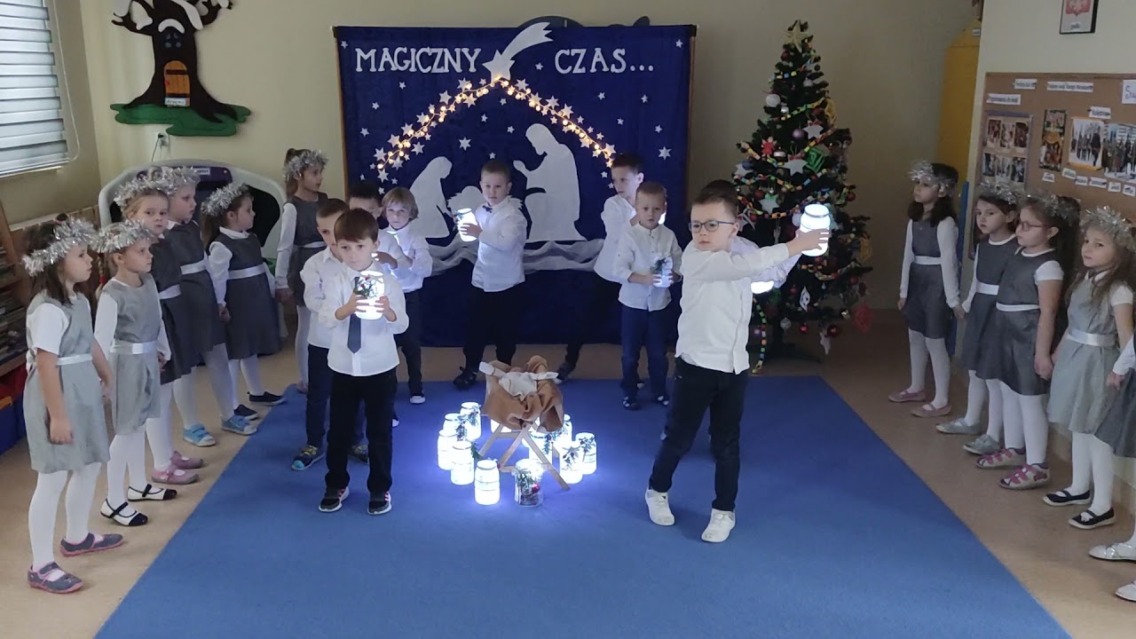 Taniec z lampionami przedszkolaków z Brzeznej