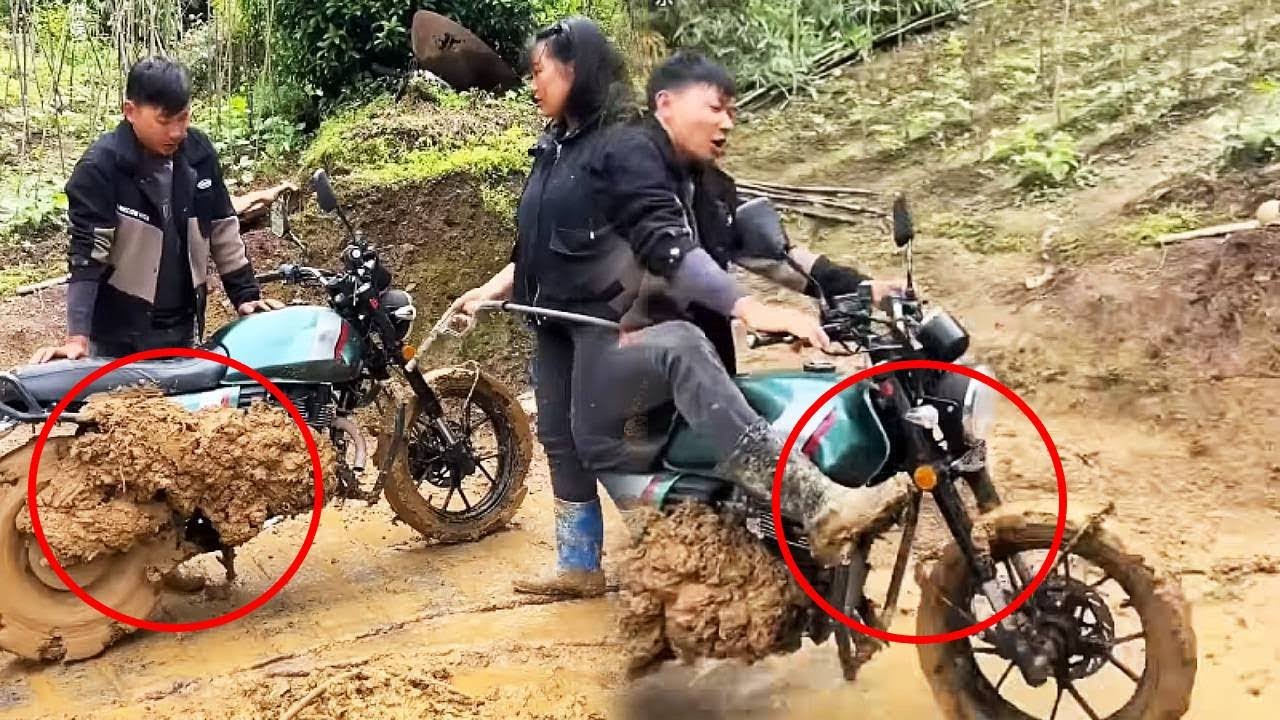 Cleaning muddy off-road motorcycles with high-pressure water!