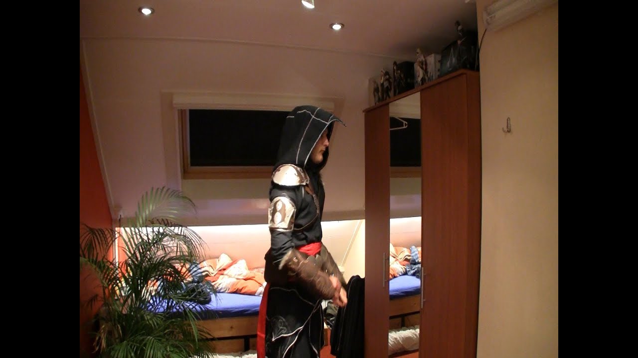 Ezio costume (ACR): full costume
