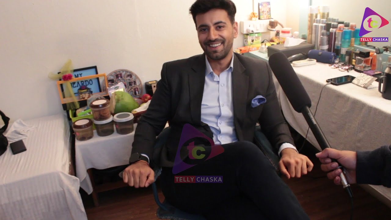 Karanvir Aka Shaurya's Room Tour With Fan Gifts
