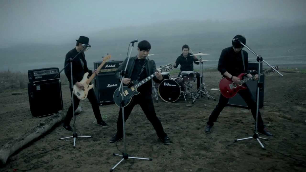 The Broken Flowers 碎紙花 - 尋找的夢  [Official Video]