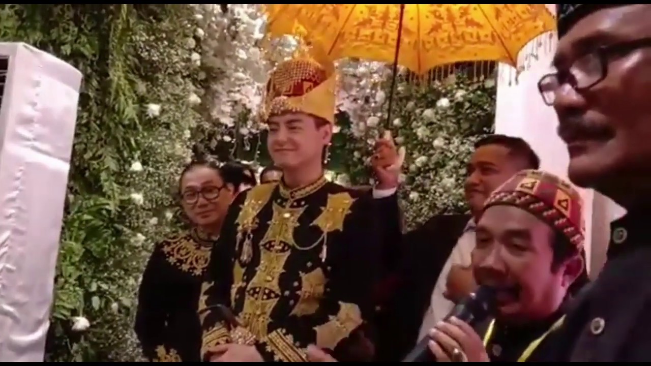ROGER DANUARTA.. Resepsi  pernikahan ekslusif roger dan cut ratu meyriska