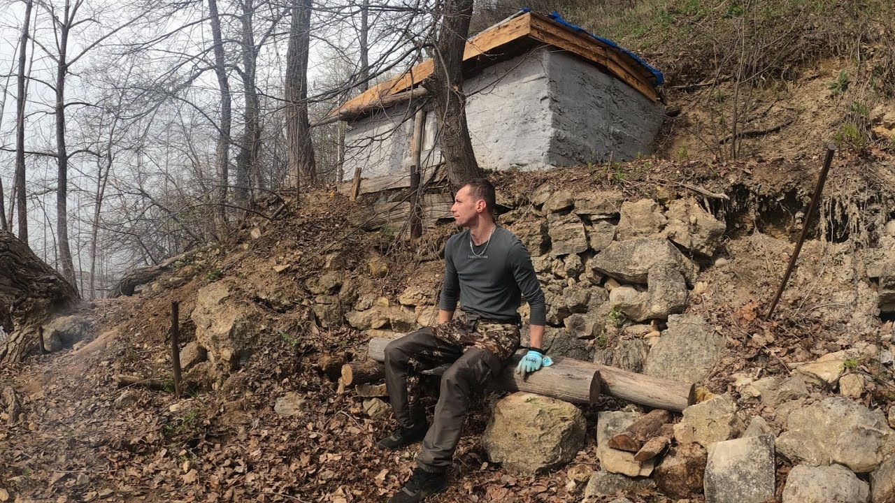 Ночная вылазка в лес.сделал лестницу и мангальную зону.