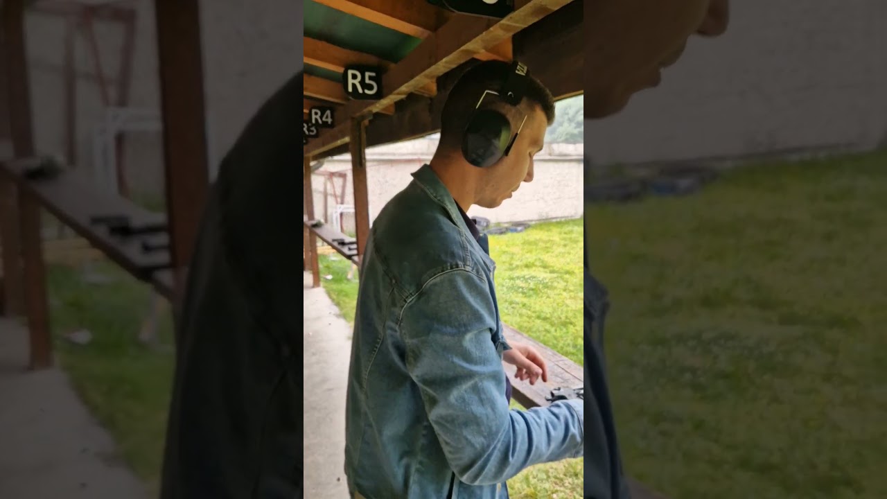 Plinski pi&scaron;tolj vs Pravi pi&scaron;tolj