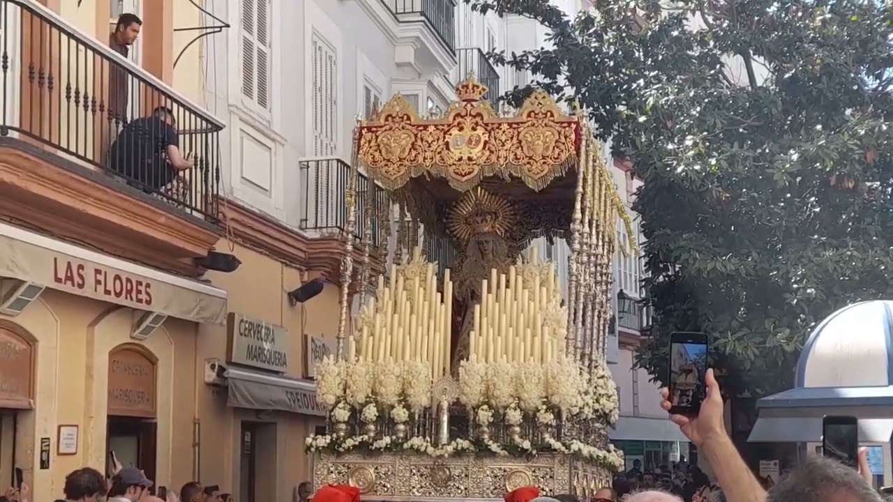 SEMANA SANTA DE CÁDIZ 2025. VIRGEN DE LA CARIDAD. (Plaza de las Flores)