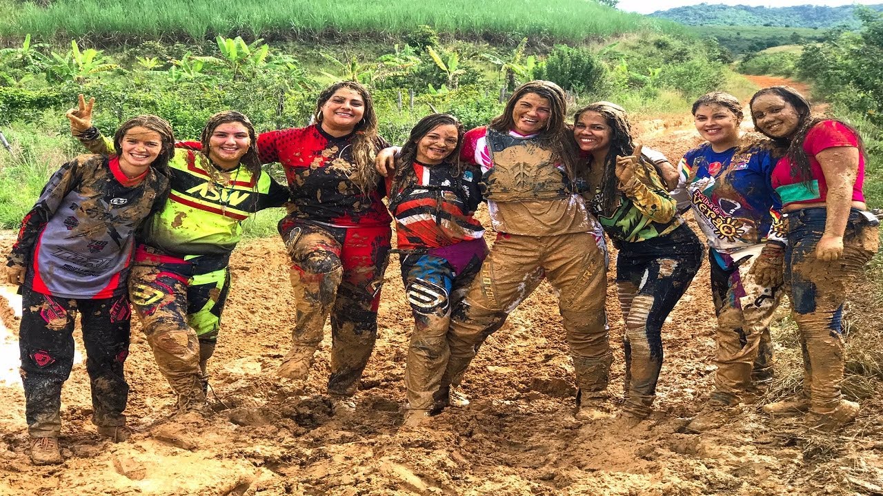 Mulheres fazendo Trilha de Moto. Primeira vez pilotando/CRF230