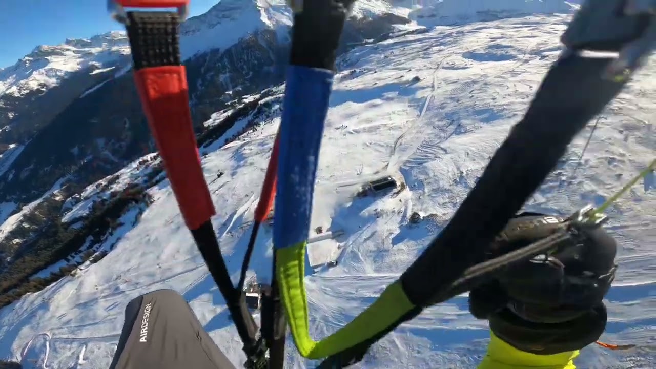 Gleitschirmflug vom Piz Martegnas nach Savognin