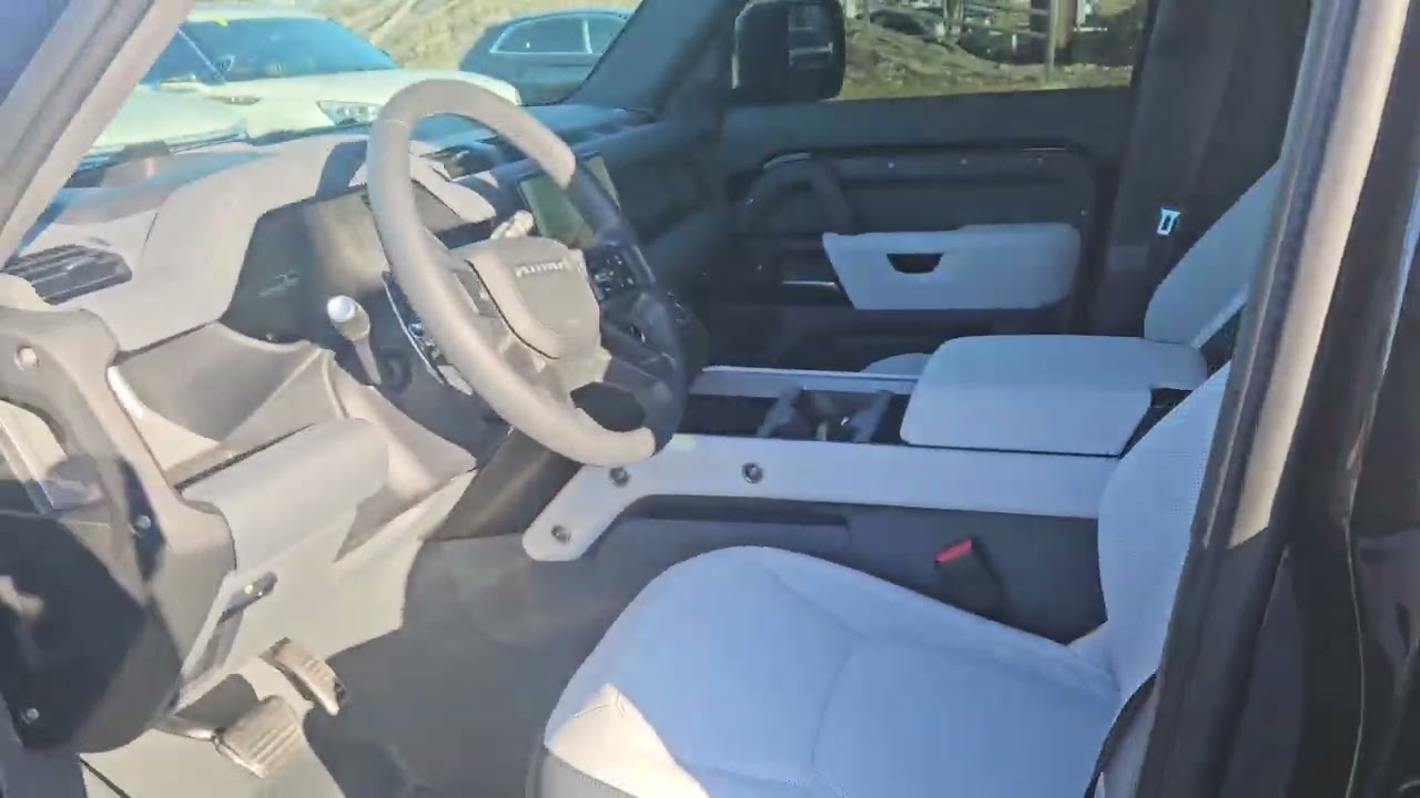 2025 Land Rover Defender 