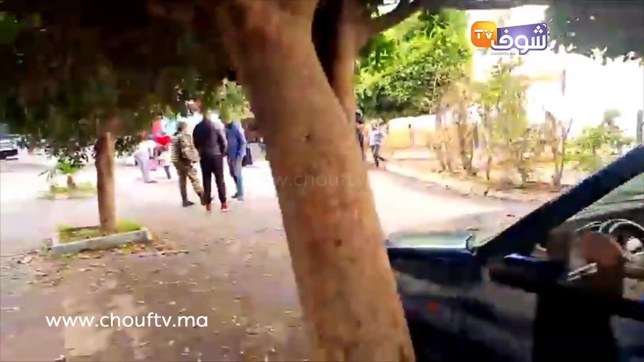 السلطات تهدم الحدائق المتواجدة أمام المنازل بحي بورنازيل..شوفو شنو واقع بحضور القائدة